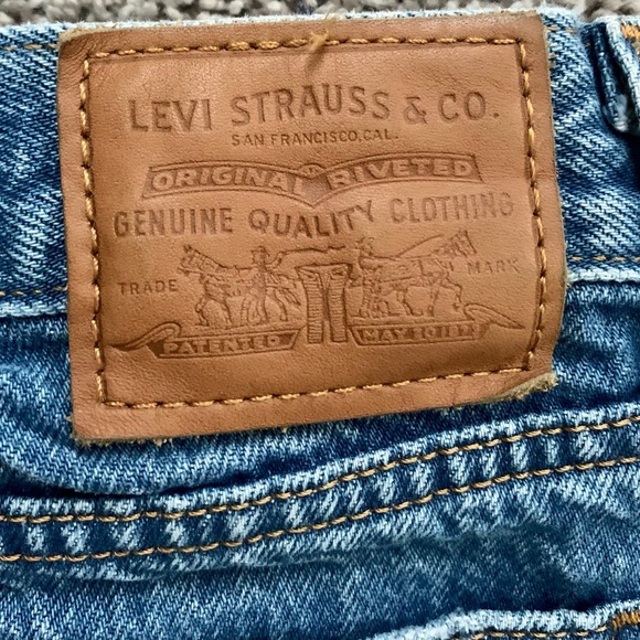 Levi Wedgie distressed Jeans - Picture 3 of 5
